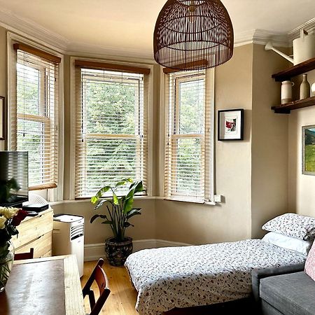 Apartmán Artistic Pied-A-Terre, Steps From The Tube, Moments From London'S Heart Exteriér fotografie